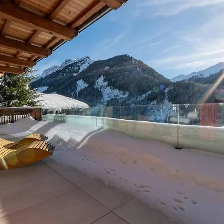 Exquisite Contemporary Chalet Recently Completed Apartmán