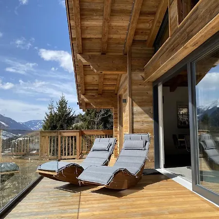 Exquisite Contemporary Chalet Recently Completed Апартаменты *