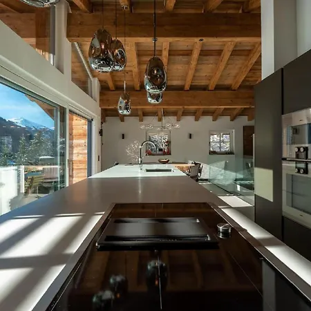 Exquisite Contemporary Chalet Recently Completed Apartmán